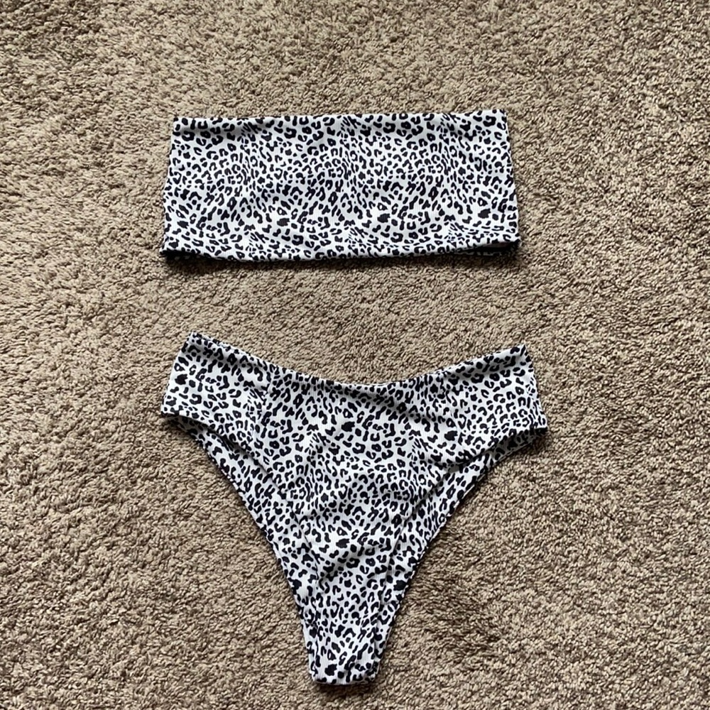 tube top and high waisted leopard print bathing suit!